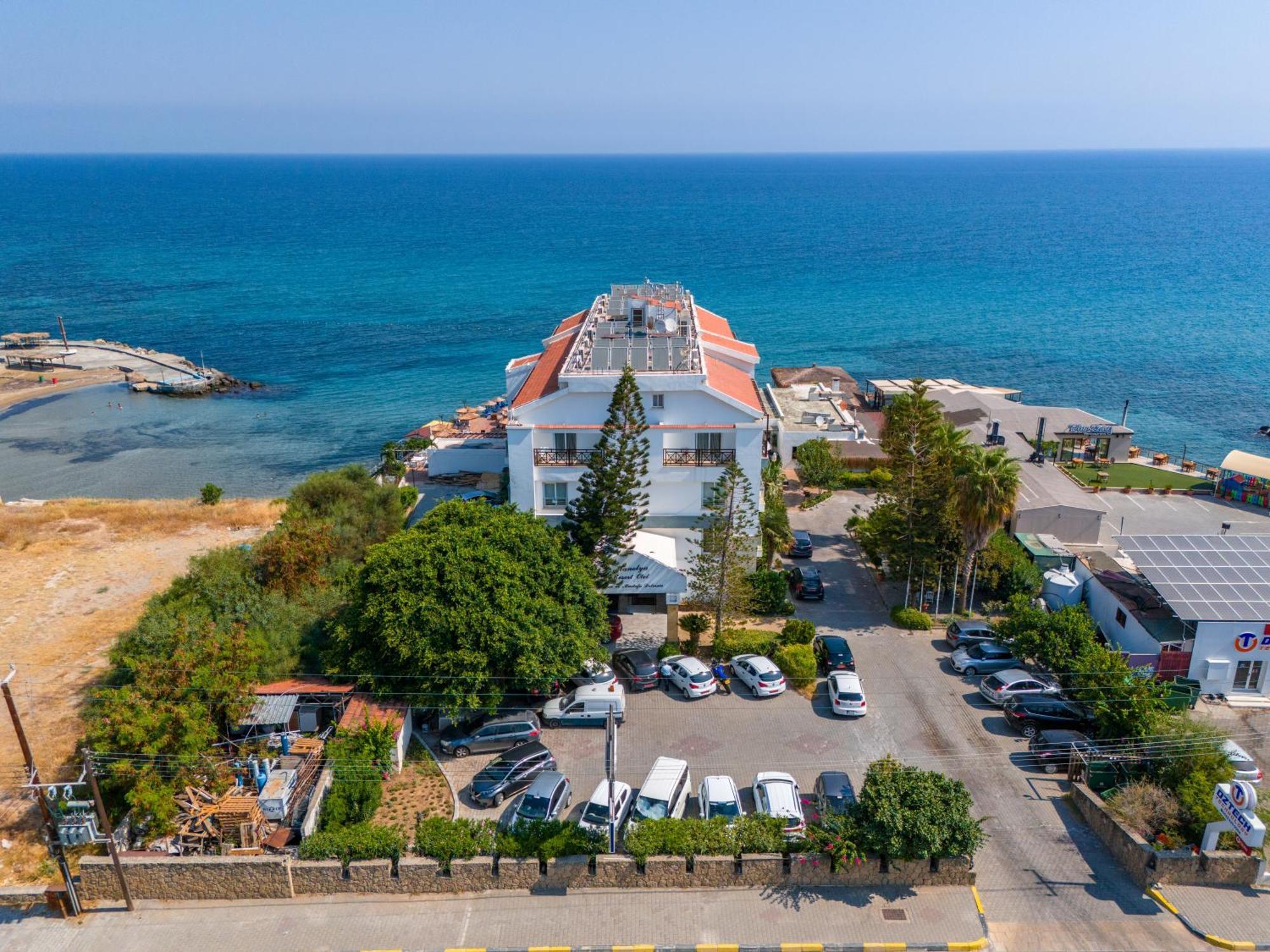 Manolya Hotel Lapithos  Exterior photo