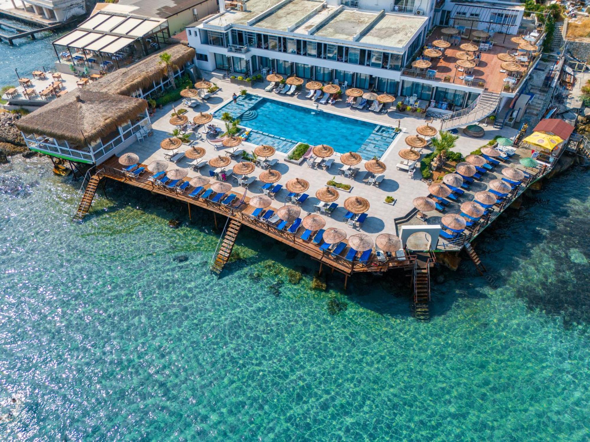 Manolya Hotel Lapithos  Exterior photo